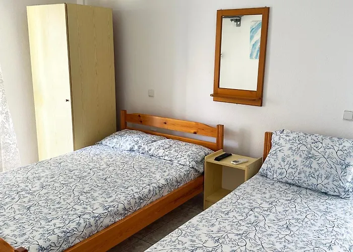 Flora Apartahotel Olympiakí Aktí