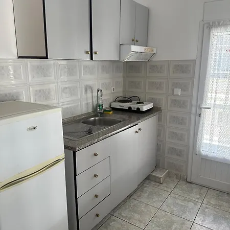 Flora * Olympiakí Aktí