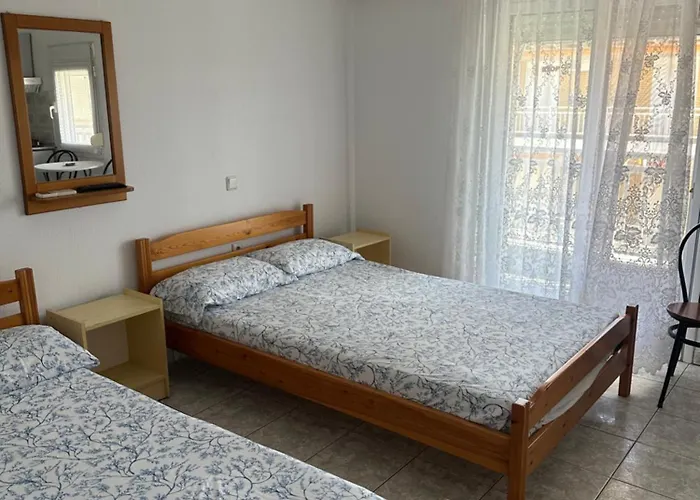 Flora Lägenhetshotell *